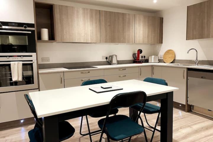 Lovely 3 Bedroom Apartment With Private Garden In Edinburgh City Centre Exterior foto