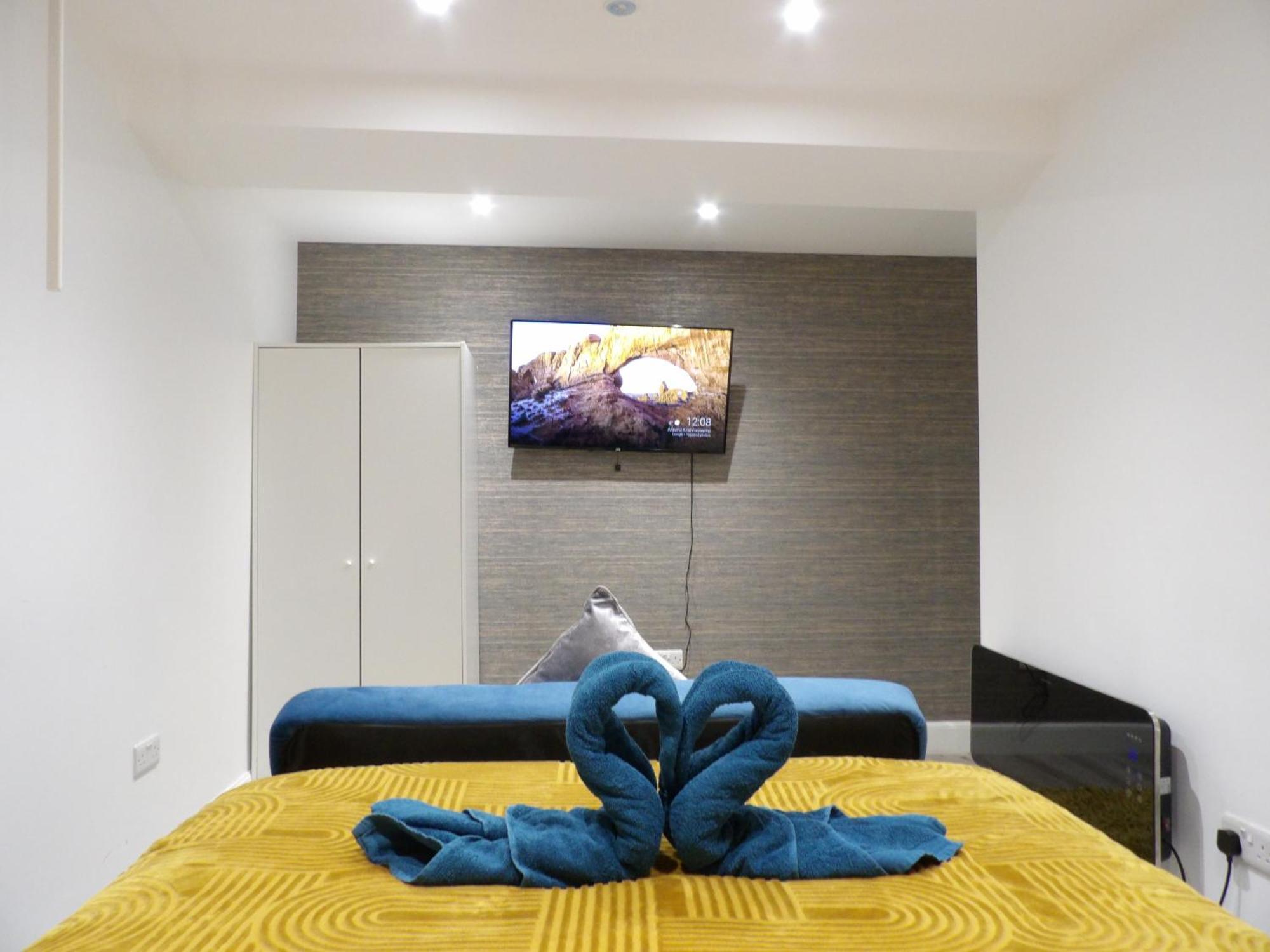 Lovely 3 Bedroom Apartment With Private Garden In Edinburgh City Centre Exterior foto